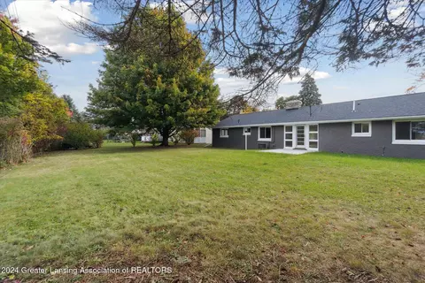 610 Crestview Dr, Corunna, MI 48817 photo 12