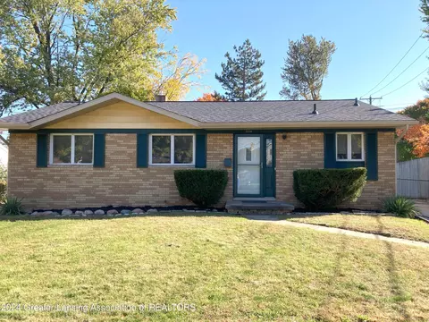 2108 Bolley Dr, Lansing, MI 48912