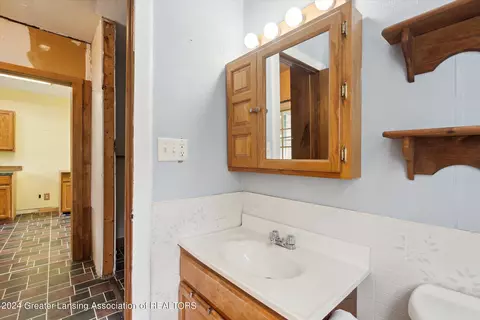 Bath - 508 E Main St, Owosso, MI 48867 photo 5 of 5