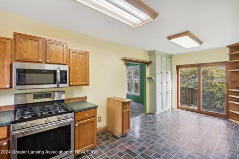 Kitchen - 508 E Main St, Owosso, MI 48867 photo 2 of 3