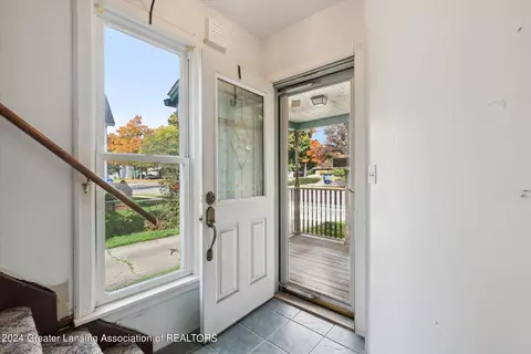 Entry Way - 508 E Main St, Owosso, MI 48867 photo 5 of 5