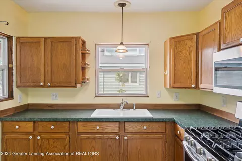 Kitchen - 508 E Main St, Owosso, MI 48867 photo 3 of 3