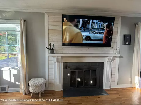 Living - 710 Downer Ave, Lansing, MI 48912 photo 1 of 2
