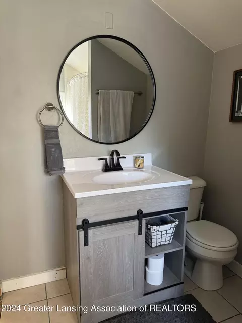 Bath - 710 Downer Ave, Lansing, MI 48912 photo 1 of 2