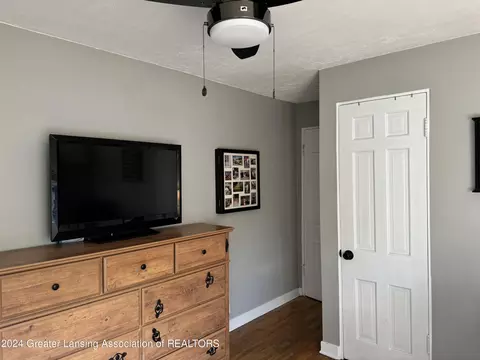 Bedroom - 710 Downer Ave, Lansing, MI 48912 photo 5 of 5
