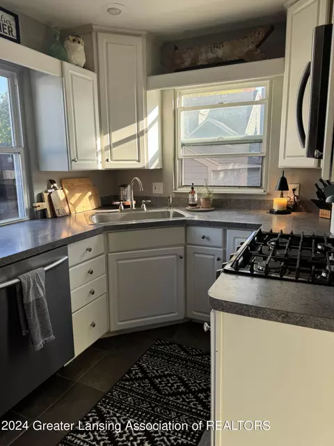 Kitchen - 710 Downer Ave, Lansing, MI 48912 photo 1 of 4