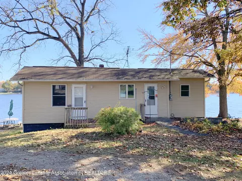 8675 Narrow Lake Rd, Springport, MI 49284