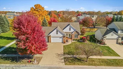 13725 Cottonwood Dr, Dewitt, MI 48820