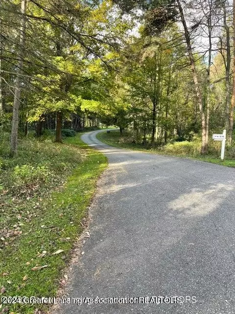 0 Pine Tree Ln, Lansing, MI 48911