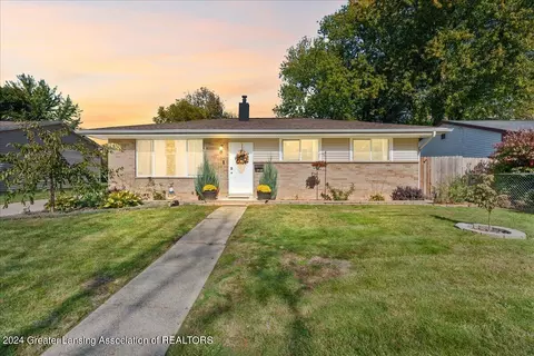 3616 Sumpter St, Lansing, MI 48911