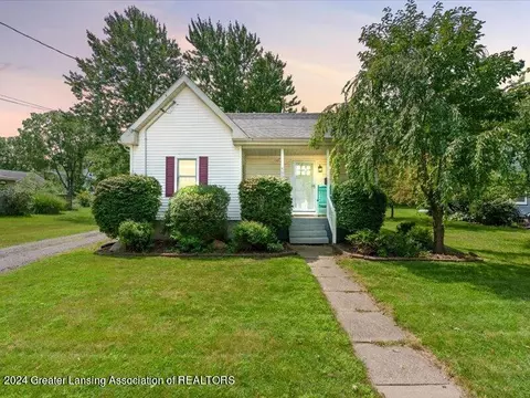 503 Vauconsant St, Saint Johns, MI 48879