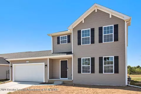 616 Muirfield Dr, Eaton Rapids, MI 48827