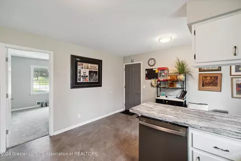 Entry Way - 13121 Tucker Dr, Dewitt, MI 48820 photo 3 of 4