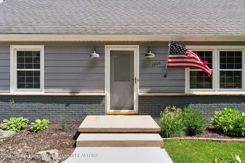 Exterior - 13121 Tucker Dr, Dewitt, MI 48820 photo 7 of 13