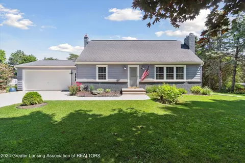 Exterior - 13121 Tucker Dr, Dewitt, MI 48820 photo 4 of 13