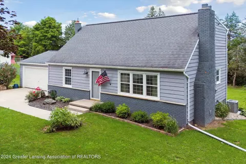 13121 Tucker Dr, Dewitt, MI 48820
