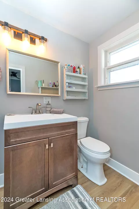 Bath - 231 Mechanic St, Mason, MI 48854 photo 1 of 2