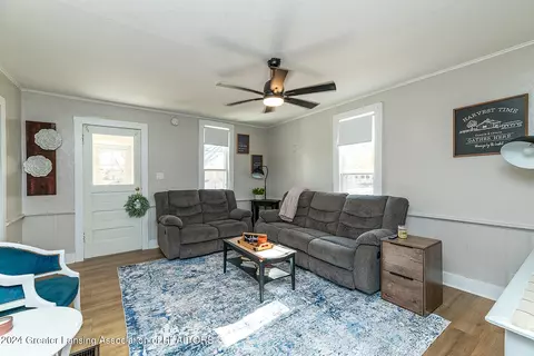 Living - 231 Mechanic St, Mason, MI 48854 photo 1 of 4