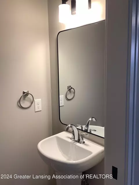 Bath - 11800 Kalamata Dr #102, Dewitt, MI 48820 photo 1 of 4