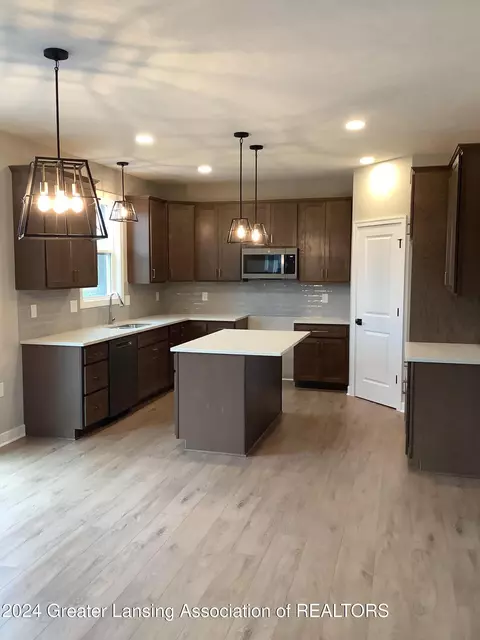 Kitchen - 11800 Kalamata Dr #102, Dewitt, MI 48820 photo 1 of 3