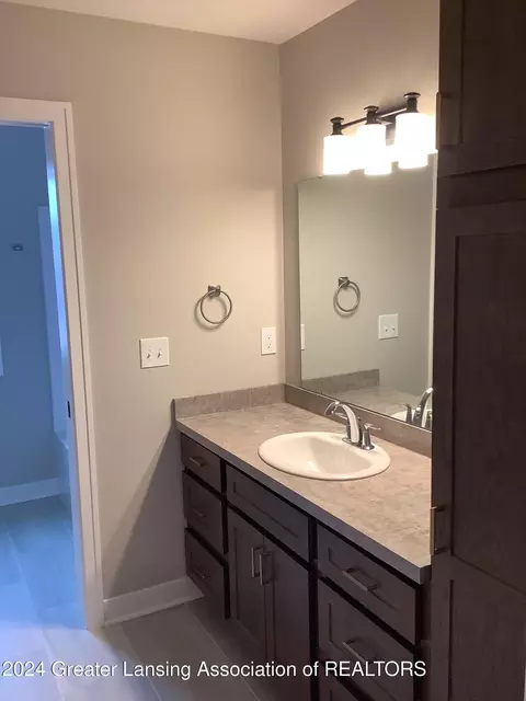 Bath - 11800 Kalamata Dr #102, Dewitt, MI 48820 photo 2 of 4