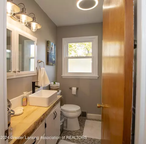 Bath - 3423 Cornelia Dr, Lansing, MI 48917 photo 1 of 1