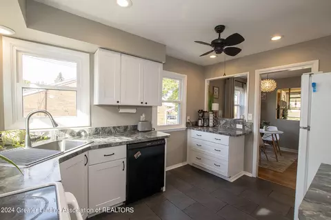 Kitchen - 3423 Cornelia Dr, Lansing, MI 48917 photo 3 of 3