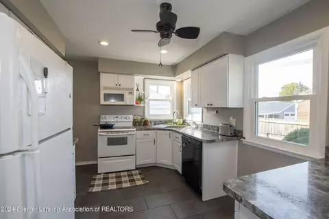 Kitchen - 3423 Cornelia Dr, Lansing, MI 48917 photo 1 of 3