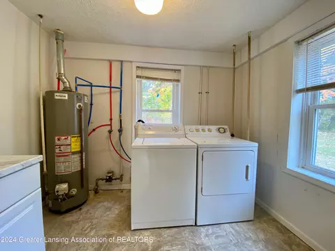 701 E Railroad St, Saint Johns, MI 48879 photo 12