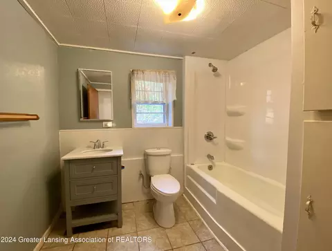 701 E Railroad St, Saint Johns, MI 48879 photo 21