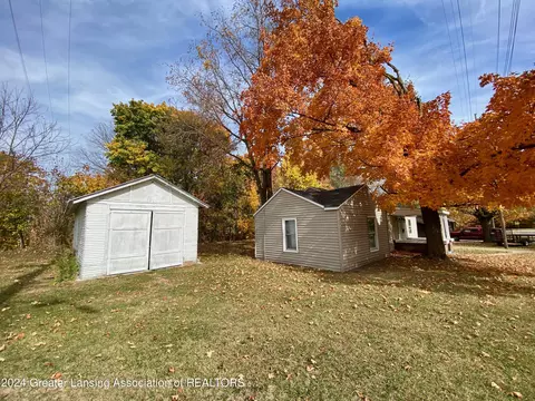 701 E Railroad St, Saint Johns, MI 48879 photo 3