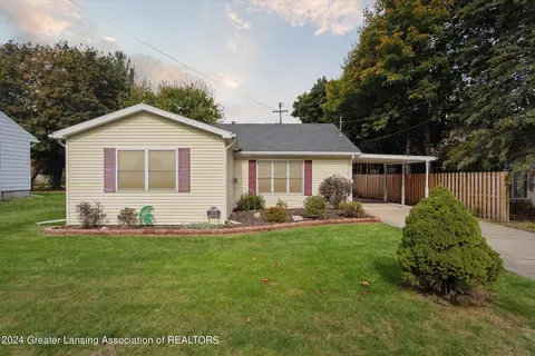 1410 Olmstead St, Owosso, MI 48867