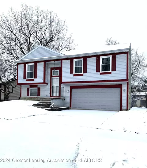 5806 Coulson Ct, Lansing, MI 48911