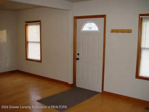 170 Walcott Ave, Jackson, MI 49203 photo 2