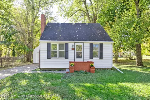 1221 Eaton Ct, Lansing, MI 48910