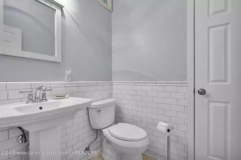 Bath - 6911 Springtree, Lansing, MI 48917 photo 2 of 3