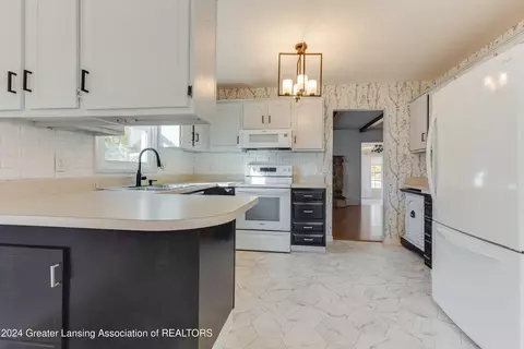 Kitchen - 407 E Herbison Dr, Dewitt, MI 48820 photo 1 of 3