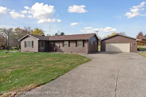 4990 Lakeside Dr, Perrinton, MI 48871
