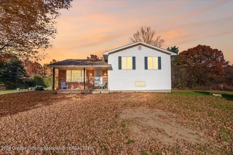 8902 W Bath Rd, Laingsburg, MI 48848