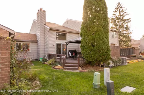 Exterior - 930 Montevideo Dr #E, Lansing, MI 48917 photo 2 of 9