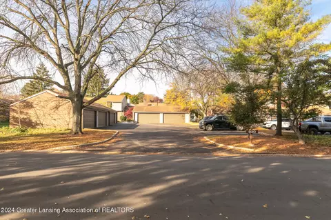 Exterior - 930 Montevideo Dr #E, Lansing, MI 48917 photo 7 of 9