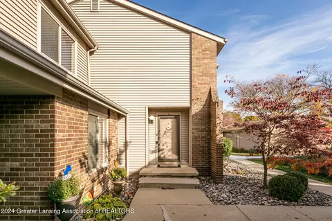 930 Montevideo Dr #E, Lansing, MI 48917