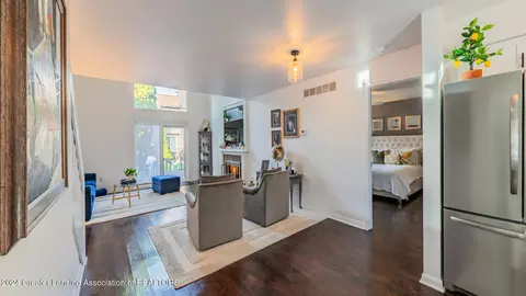 Entry Way - 930 Montevideo Dr #E, Lansing, MI 48917 photo 4 of 6