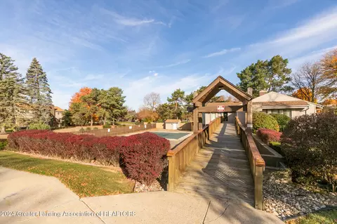 Exterior - 930 Montevideo Dr #E, Lansing, MI 48917 photo 8 of 9