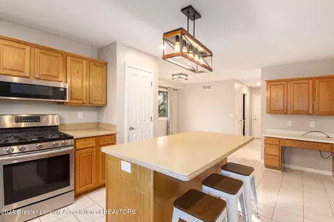 Kitchen - 13210 Starwood Ln, Dewitt, MI 48820 photo 1 of 2