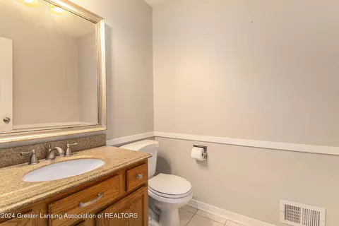 Bath - 13210 Starwood Ln, Dewitt, MI 48820 photo 1 of 3