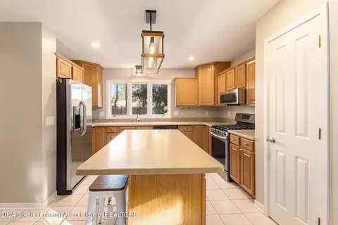 Kitchen - 13210 Starwood Ln, Dewitt, MI 48820 photo 2 of 2