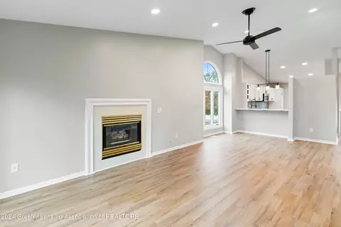 6727 Spring Tree Ln, Lansing, MI 48917 photo 11