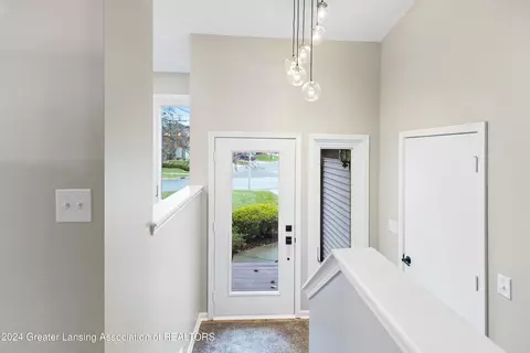 6727 Spring Tree Ln, Lansing, MI 48917 photo 3