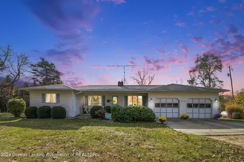1295 W Marshall Rd, Saint Johns, MI 48879